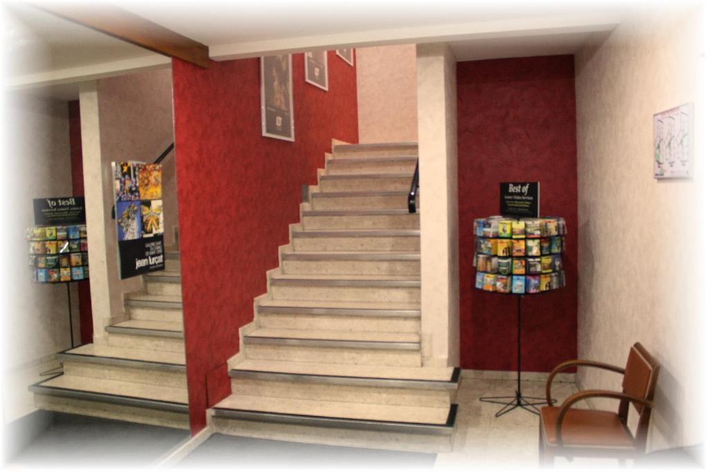 Hotel du Touring Saint-Céré Buitenkant foto