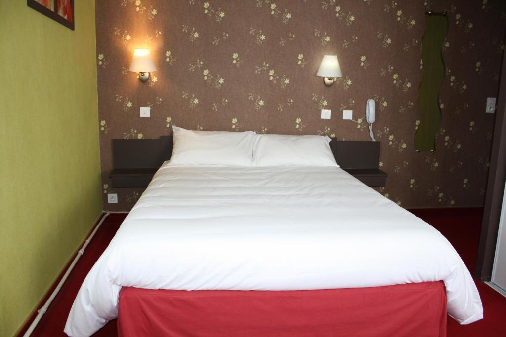 Hotel du Touring Saint-Céré Kamer foto