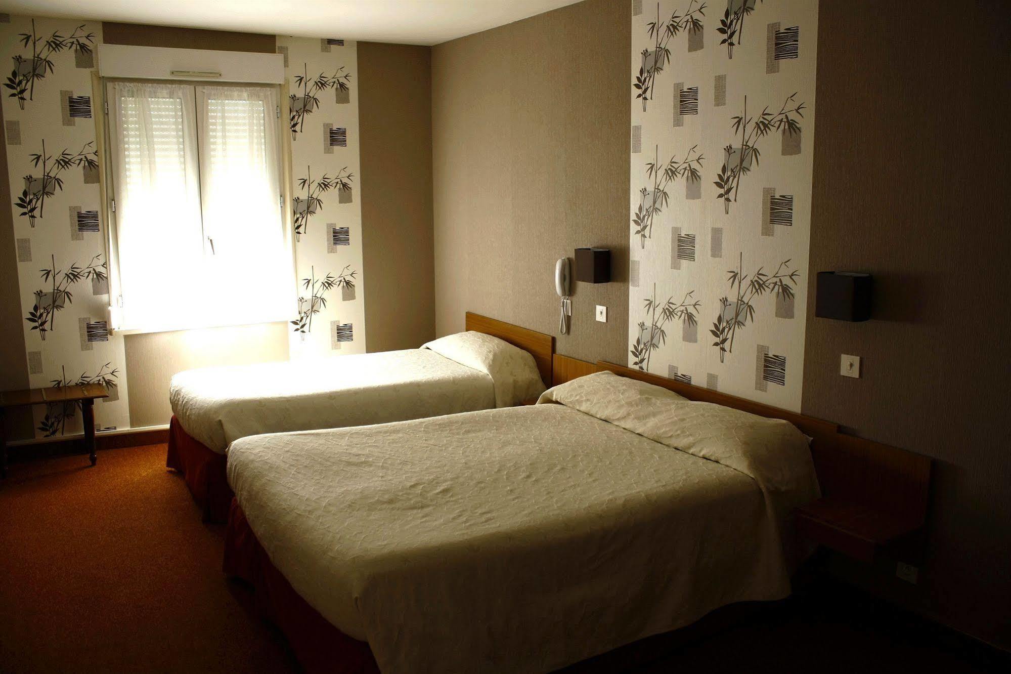 Hotel du Touring Saint-Céré Buitenkant foto